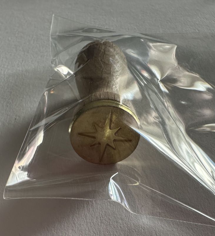 Lakkstempel med håndtak - Stjernemotiv 