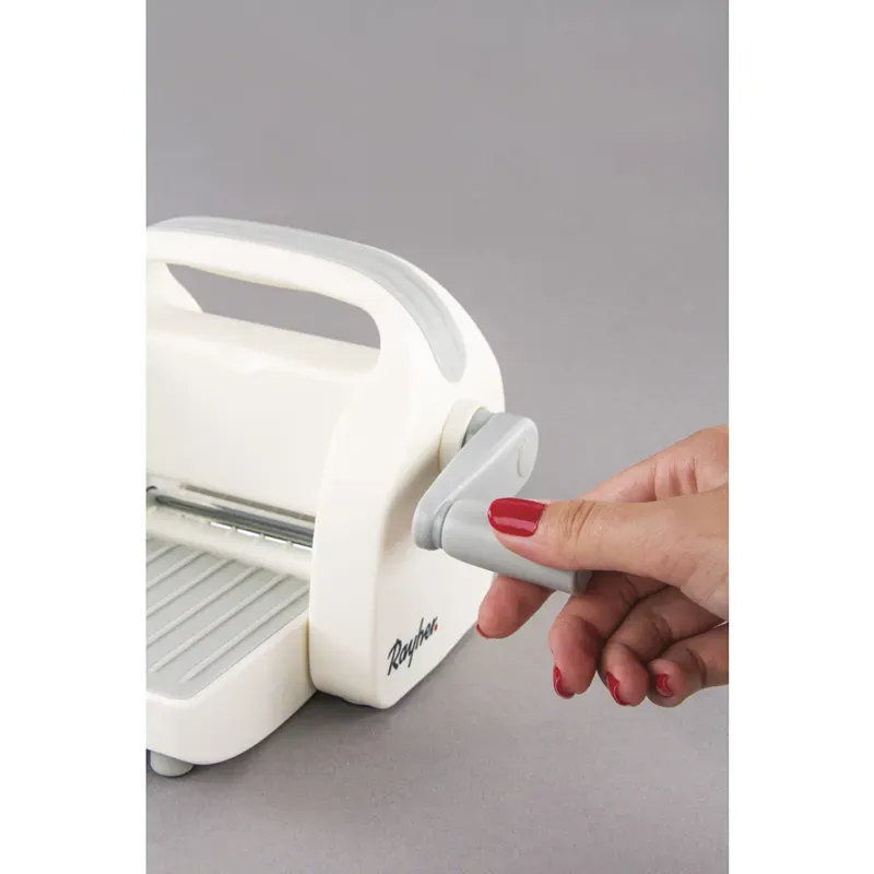 Rayher - Mini Stansemaskin To Go, med alle plater inkludert 